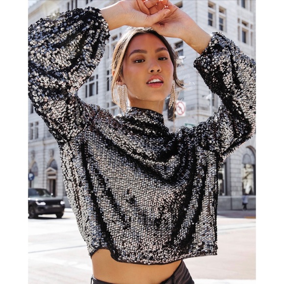 VICI - BROADWAY SEQUIN MOCK NECK LONG SLEEVE TOP - BLACK - M - Picture 3 of 11